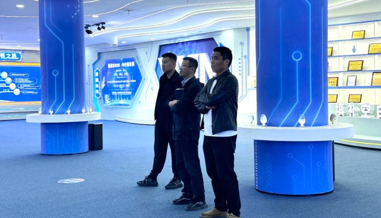 081402_402006_gsdt.jpg 081402_402006_gsdt.jpg